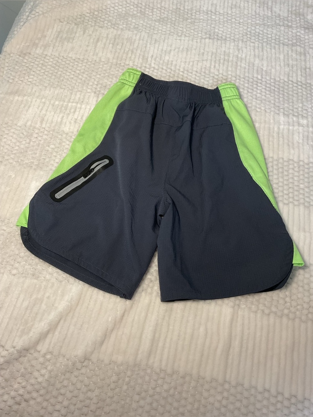 Reebok Kids Navy Rain Jacket with Lime Accents size 8 - Picture 2 of 10